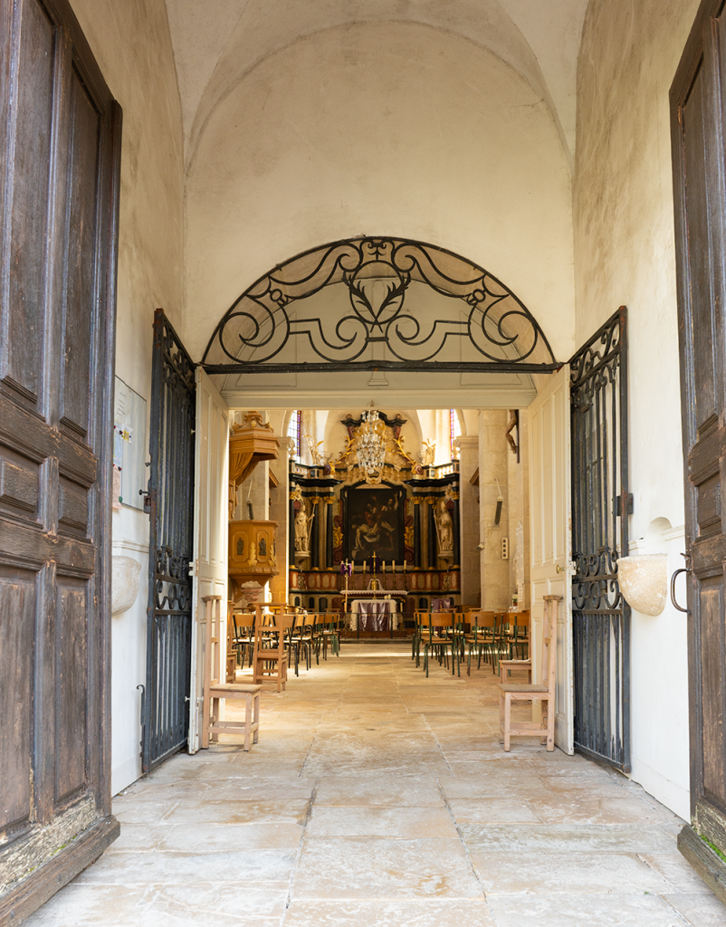 Entrée de l'Eglise Saint Symphorien Avilley